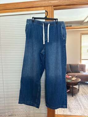 GAP High Rise Easy Wide-Leg Pull-On Denim Jeans in Dark Wash